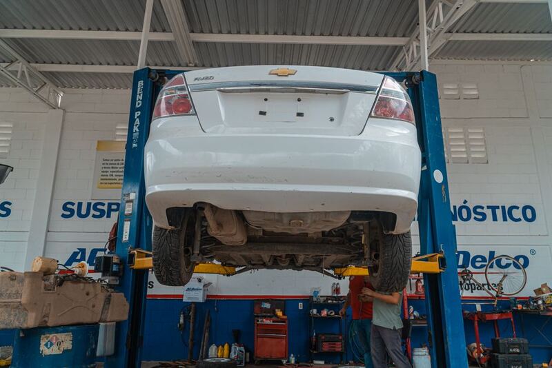 Elevator auto cu 2 coloane: ghid complet de alegere
